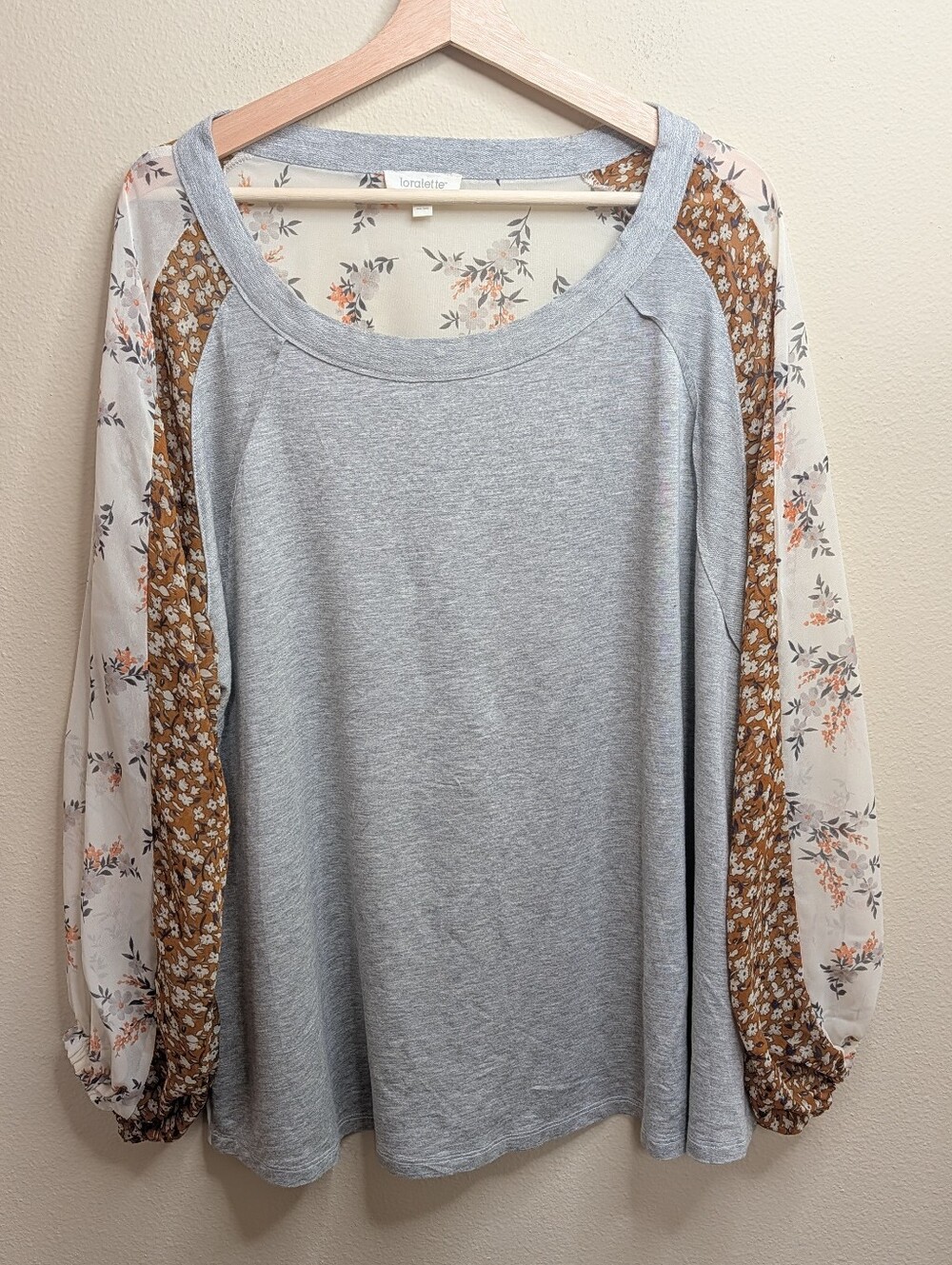 Loralette Mixed Media Top Size 2X Plus Gray Floral Chiffon Balloon Sleeve